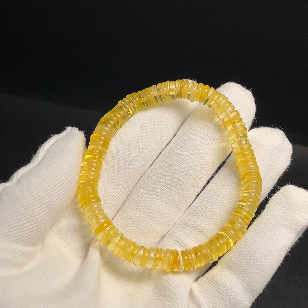 C30512535 Amber Beeswax Bracelet approx.7mm total weight approx.6.38g