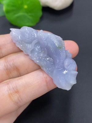 F42972297 翡翠年年有余挂件 货品总重量约15.3克