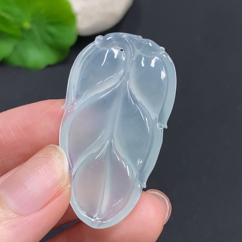 F35160619 Jadeite Leaf Pendant Total Weight Approx. 10g