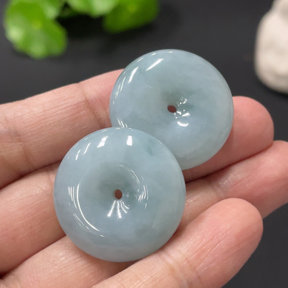 F32770446 JadeitePeace Pendant