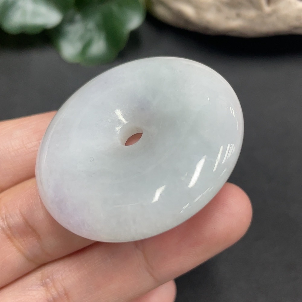 F13480655 Jadeite Pendant Peace Knot