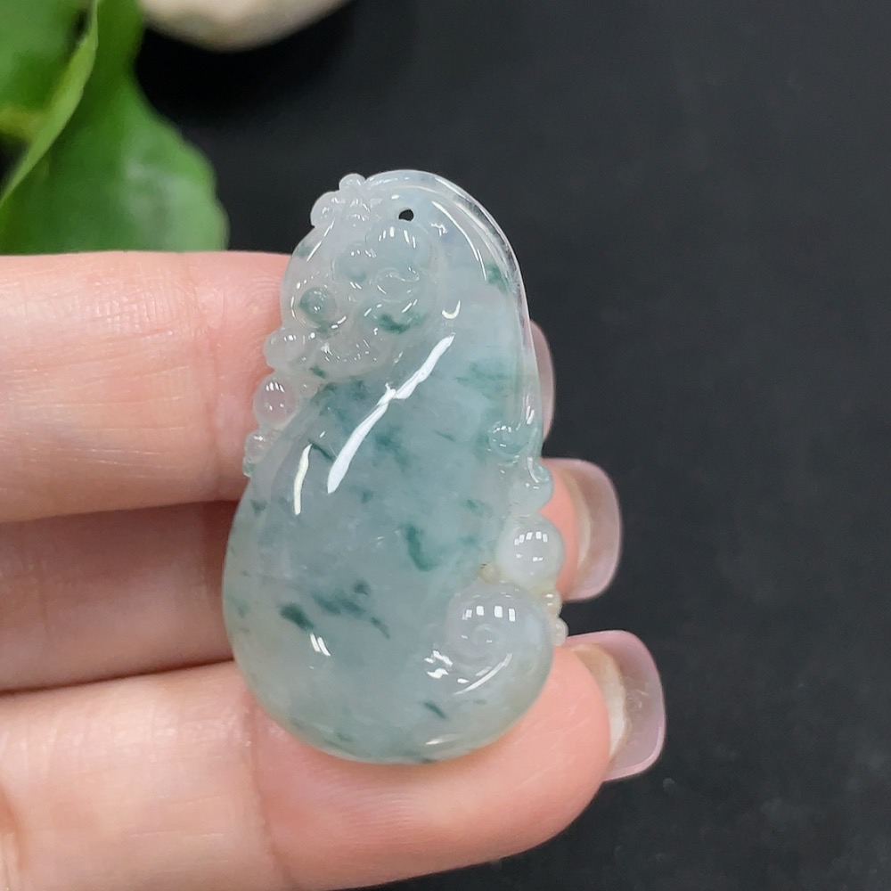 F20281237 Jadeite Fushou pendant Total weight: 8.590g