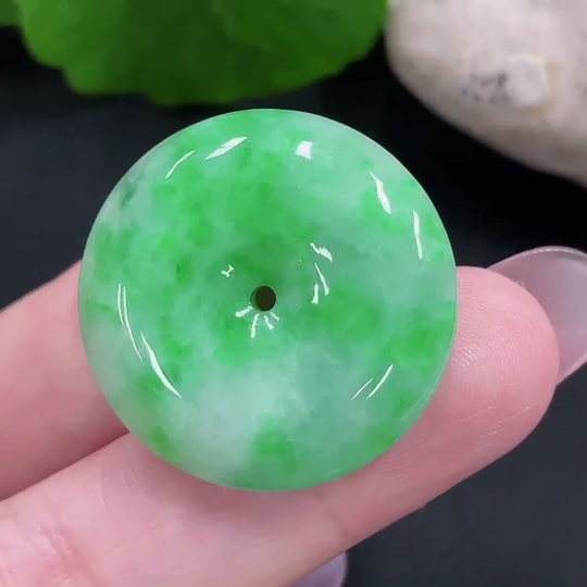 F34981424 Jadeite Peace Buckle Pendant, Total Weight Approximately 9g