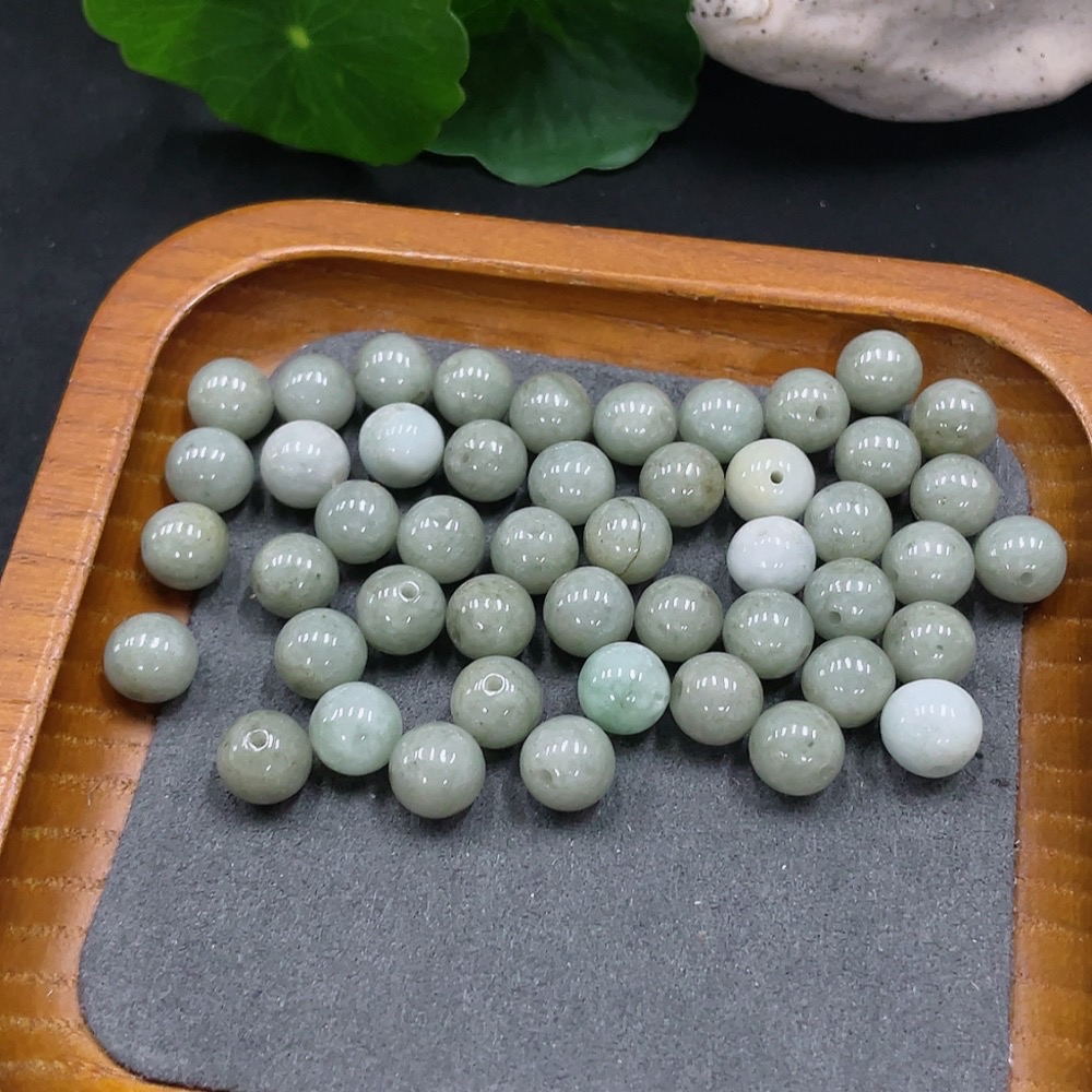 F35128335 Jadeite Beads Sell as a Lot Quantity 30+ Total Weight 39g