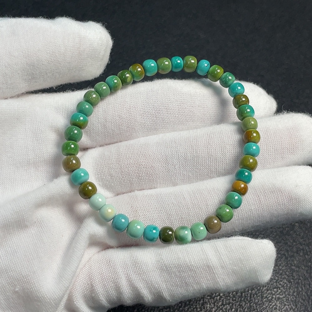 C34952755 Turquoise Bracelet with Other Mineral Components, Approx. 7.15g Total Weight, 5.2mm Beads (Mineral-Included)