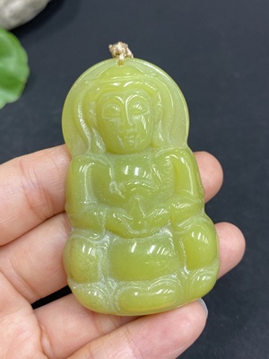 H32814192 Xiuyu (Serpentine Jade) Pendant    Guanyin