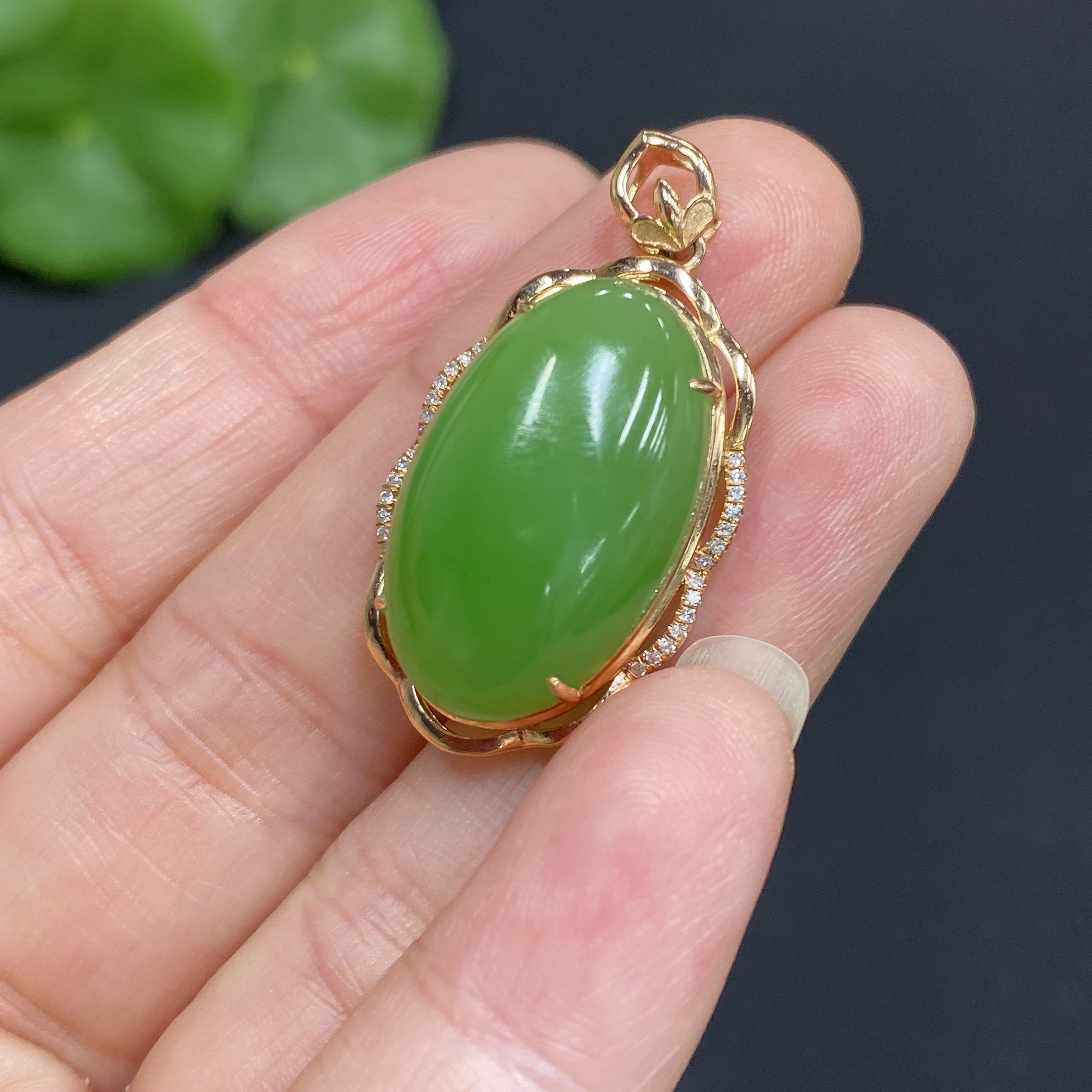 H34986967 Hetian Jade Jasper Inlaid Pendant, Total Weight Approx. 3.8g, Set with Diamonds, 18k Gold