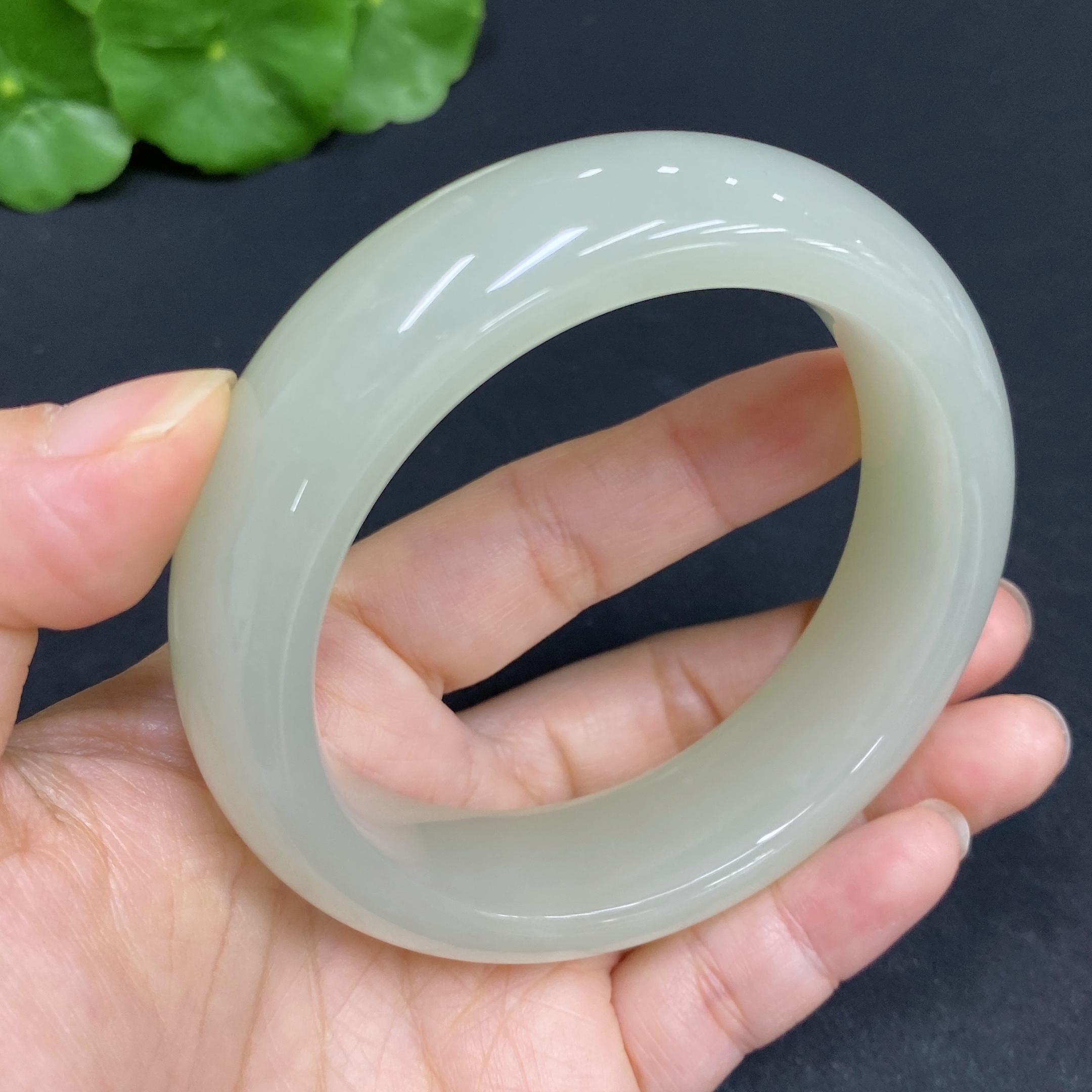 H31667515 Hetian Jade Round Bracelet Size 58.9 Total Weight Approx. 95.9g