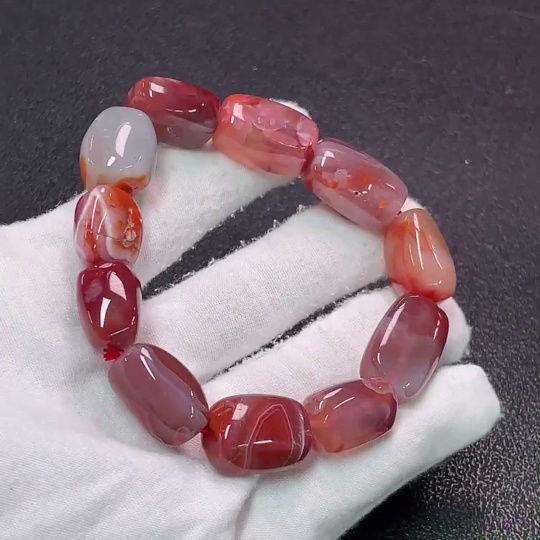 C34990068 South Red Agate Bracelet with Visible Organic Matter, Total Weight Approx. 58.75g, Size About 12.4mm