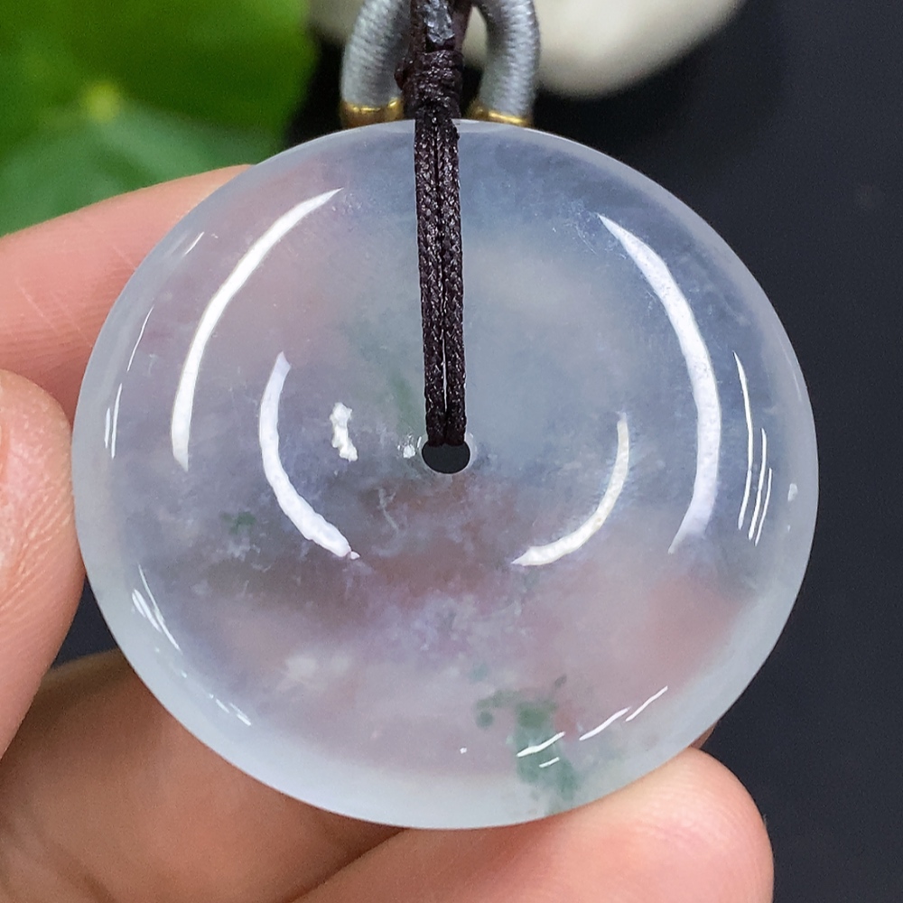 F29391369 Jadeite Peace Knot, total weight including rope approximately 16.2g