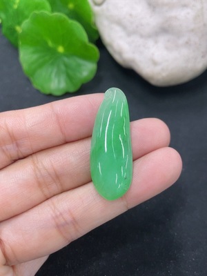 F46566387 翡翠福瓜挂件 货品总重约4.42g