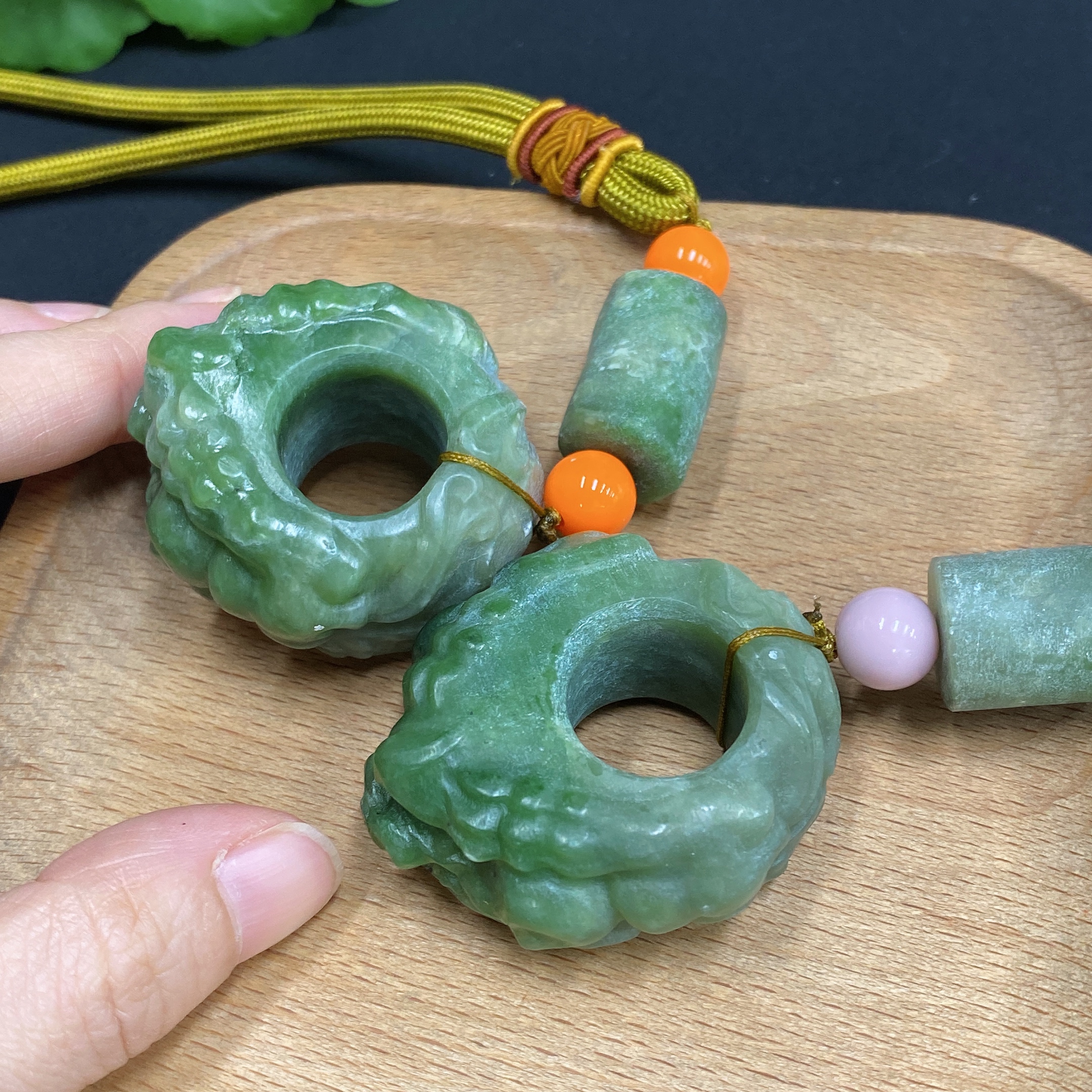 H34986265 Hetian Jade Handheld Piece - Auspicious Beast Ring