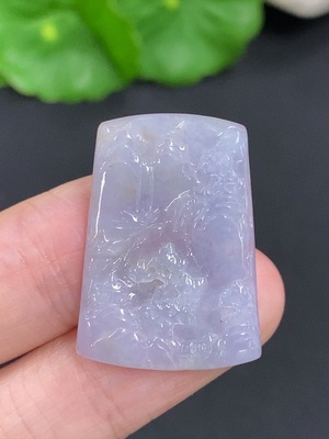 F46553737 翡翠山水牌挂件 货品总重量约3.2克 含其他矿物质