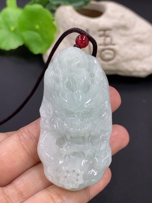 F42952586 翡翠龙牌挂件 货品总重约40.16g 配珠非A