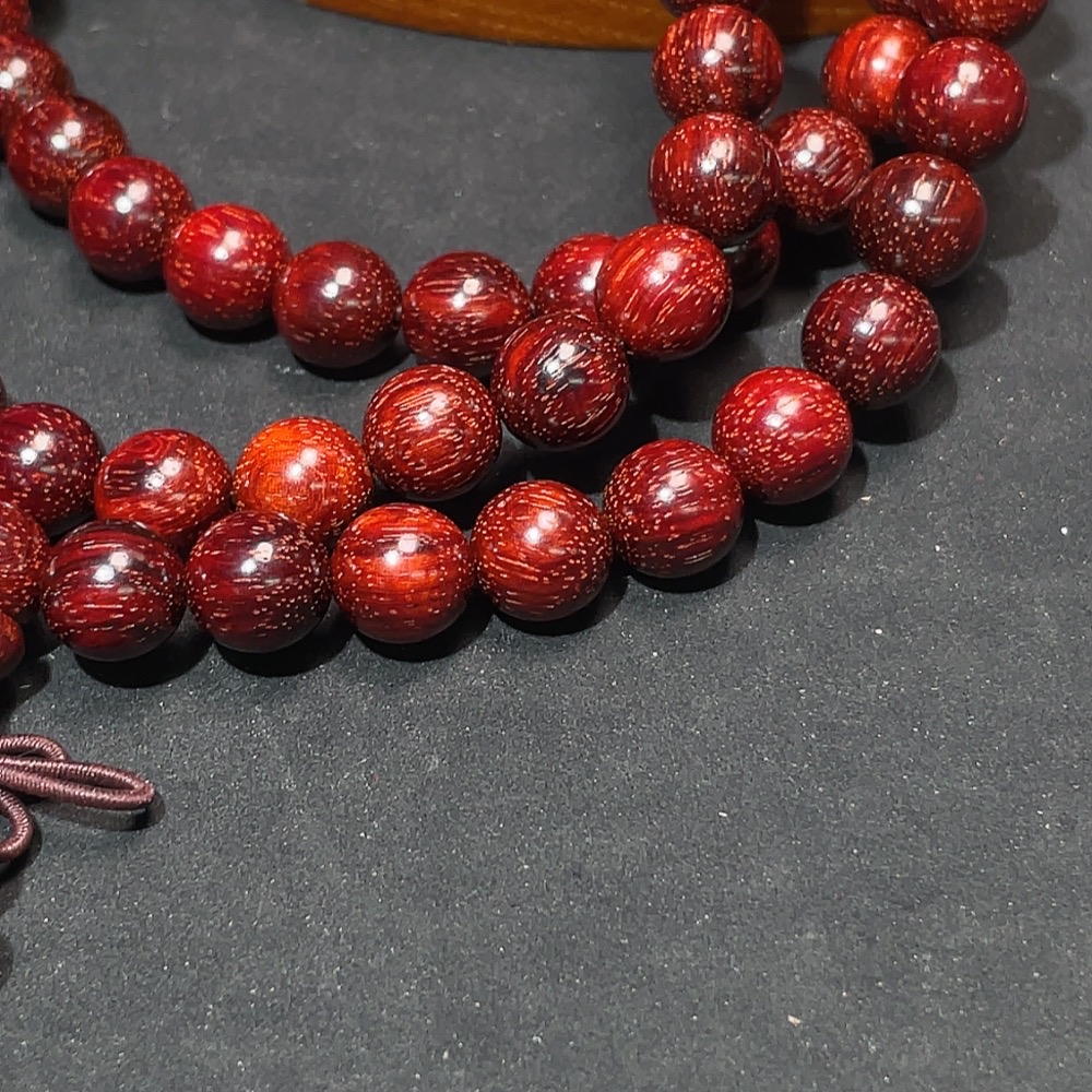 W33842752 Rosewood Long Strand, Total Weight Approx. 29.9g, Bead Size 8mm
