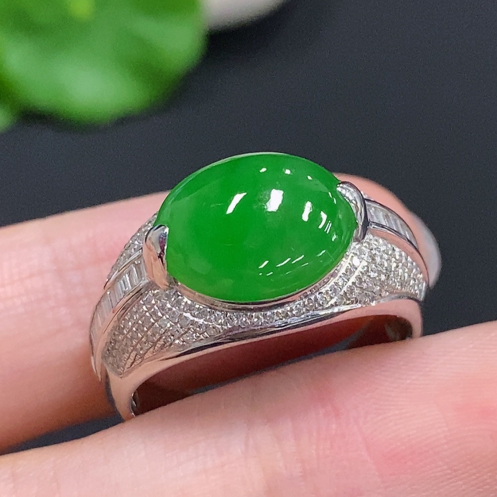 F29419381 Jadeite Cabochon Ring 18k Gold Total Weight Approx. 6.8g Size 22 with Diamond Accents