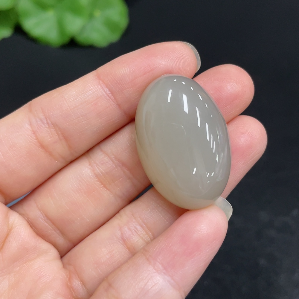 H34037006 Hetian Jade Cabochon