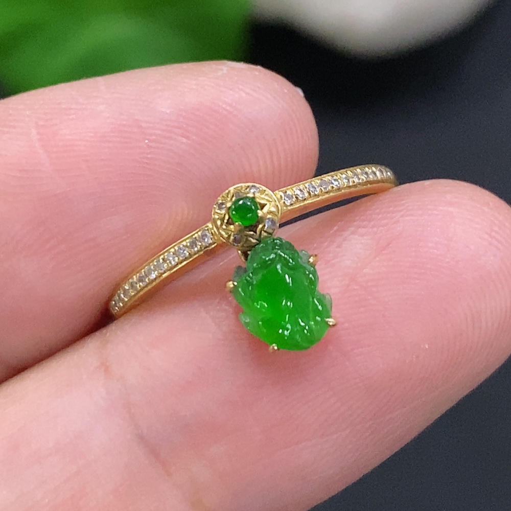F33932394 Jadeite inlaid ring 18K gold size 14 total weight approx. 1.4g (with diamond accents)
