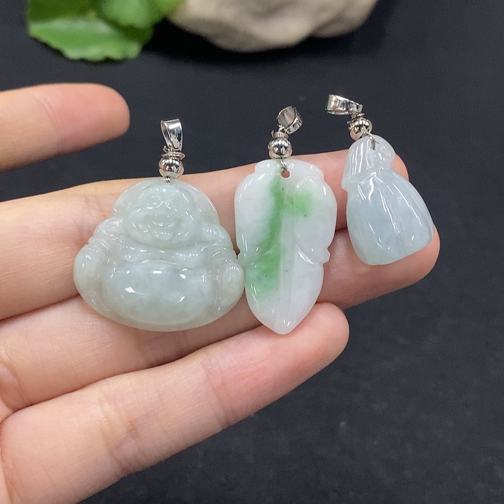 F33896090 Jadeite Pendant Non-Gold Inlaid