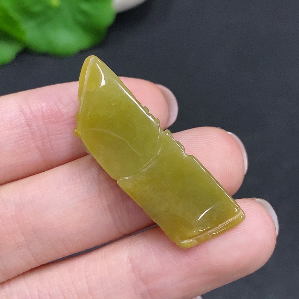 F34962576 Jadeite Pixiu Pendant, Total Weight About 5.8g, Yellow Color Origin Undetermined
