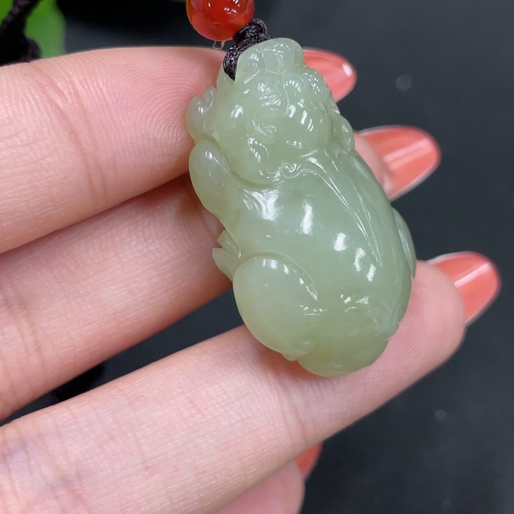 H34053560 Hetian Jade Pendant Pi Xiu