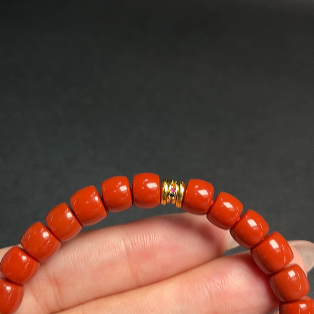 C33920912 South Red Agate Bracelet Non-Gold Visible Organic Matter Total Weight About 18.37g Size Approx. 7.3mm