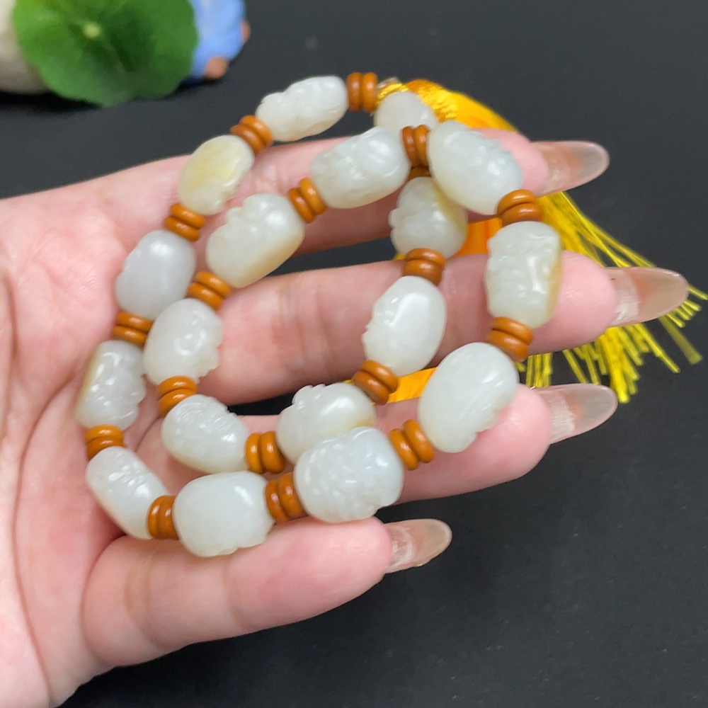 H32766524 Hetian Jade Eighteen Arhats Bead Necklace