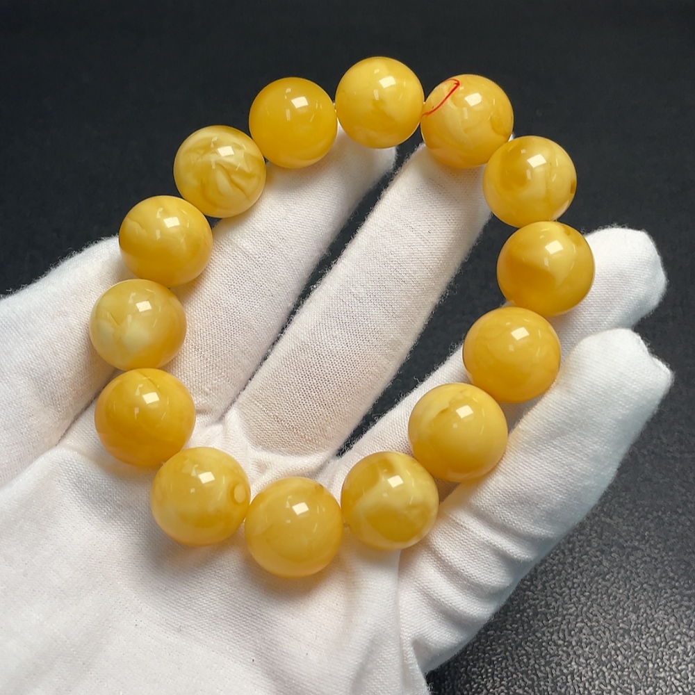 C32784066 Amber Beeswax Bracelet with Visible Partial Repairs, Total Weight Approx. 30.56g, Size Approx. 15.7mm