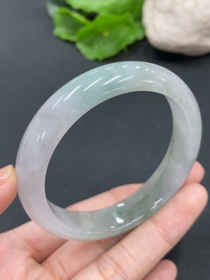 F21353359 Jadeite Round Bracelet Size 53.7 Total Weight 46.421g