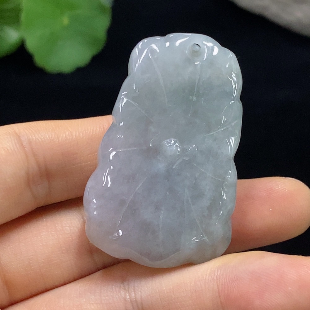 F30501348 JadeiteLotus Leaf Fish Pendant