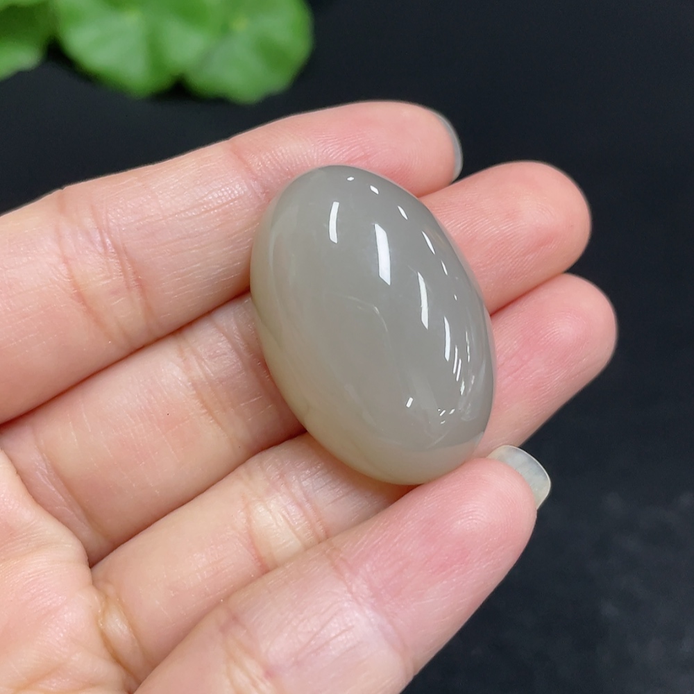 H34037006 Hetian Jade Cabochon