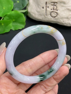 F41949174 翡翠圆条手镯 含其他矿物成分 货品总重约40g  圈口56