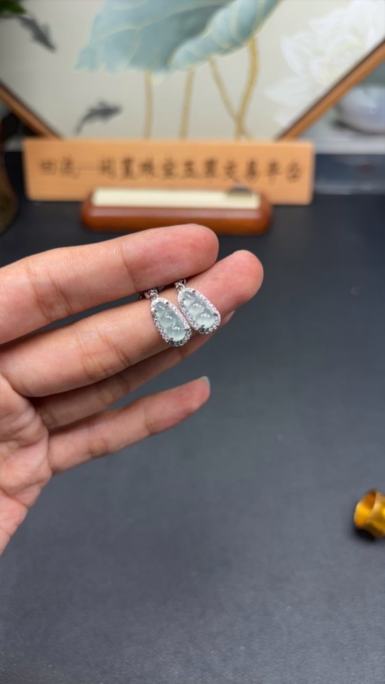 F35145768 Jadeite Blessed Bean Inlaid Earring Pair Non-Gold Inlaid Total Weight Approx. 3.18g