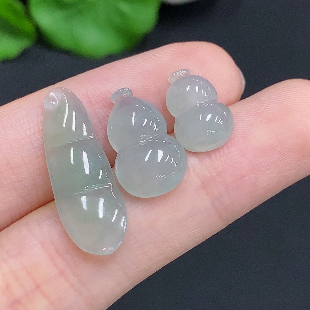 F30543721 Jadeite Pendant