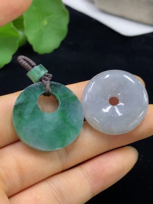 F34024628 Jadeite Pendant Sell as a Lot with Other Mineral Components