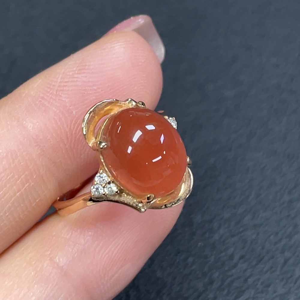C27097812 Red Agate Inlaid Ring, 18k Gold, Size 13, Total Weight Approx. 3.81g