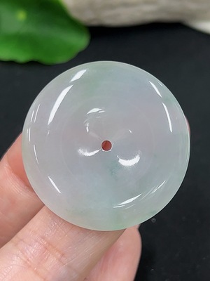 F42070334 翡翠平安扣挂件 货品总重约12.16g