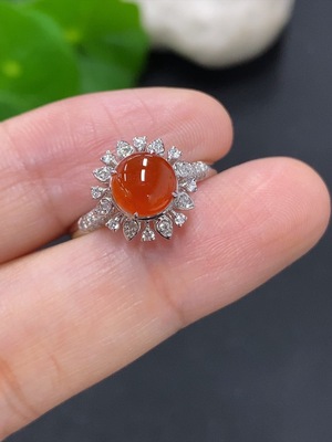 F41928039 翡翠蛋面戒指 18k金 货品总重量约2克 圈口13 配镶钻石