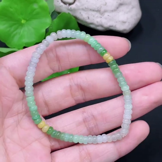 F33866129 Jadeite bracelet, approx. 4.4mm beads, total weight approx. 6.89g, color origin undetermined