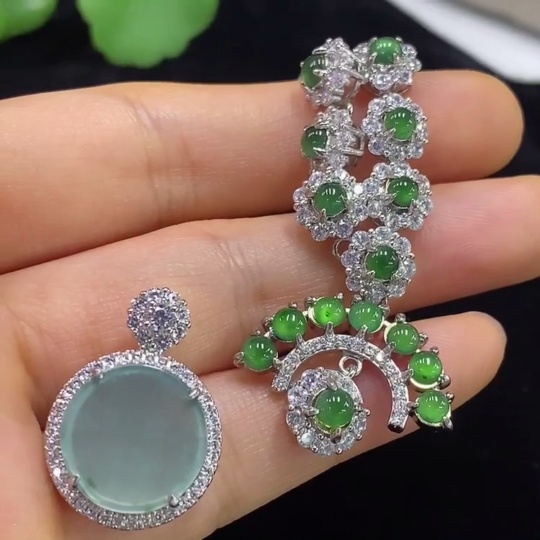 F34974475 Jadeite Inlaid Pendant Non-Gold