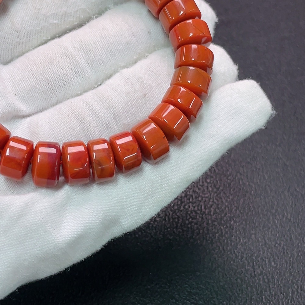 C34990519 Red Agate Bracelet with Visible Organic Matter, Total Weight Approx. 46.97g, Size About 11.3mm