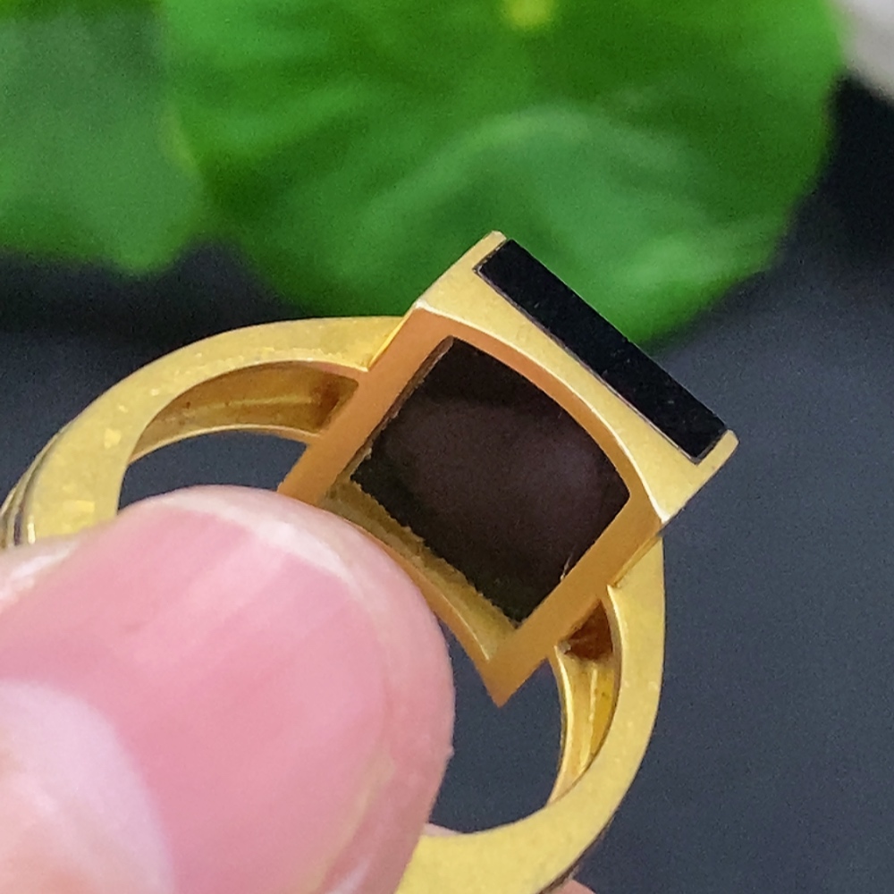 F33932430 Jadeite and 18K Gold Mounted Ring Size 17 Total Weight Approx. 8.4g