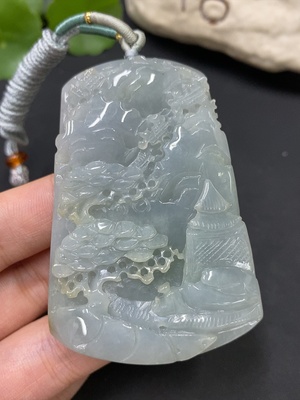 F27151224 翡翠山水挂件 货品总重约84.23克（含绳）