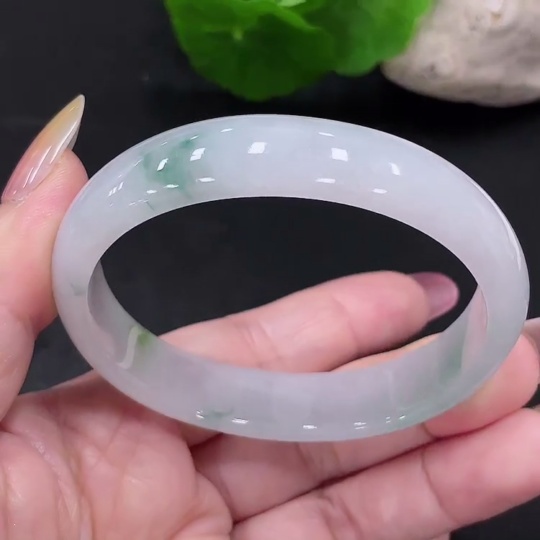 F34067796 Jadeite Concubine Bracelet Size 56/49.7 Total Weight Approx. 39.45g