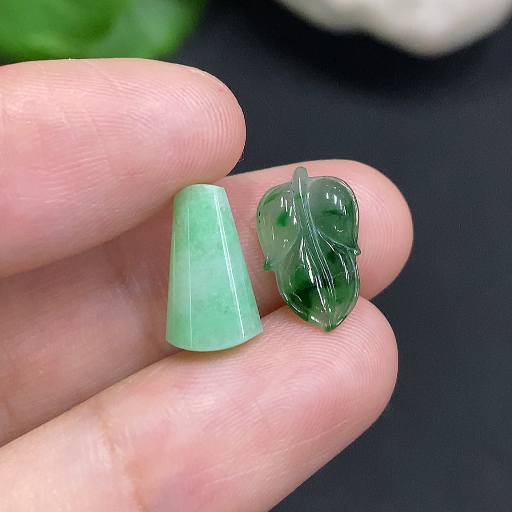 F35157374 Jadeite Inlaid Pieces Sell as a Lot