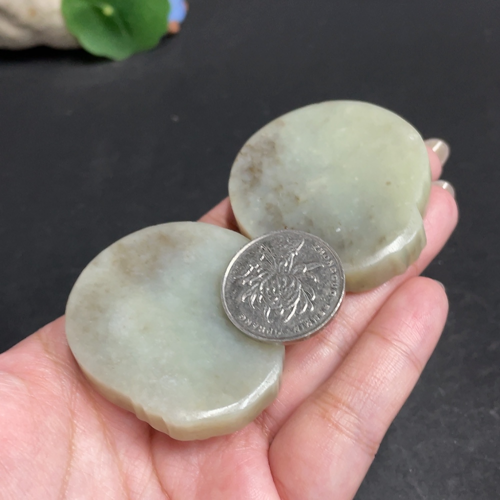 H29431620 Hetian Jade Pendant - Buddha Statue - Containing Other Mineral Components - Total Weight Approx. 91.8g