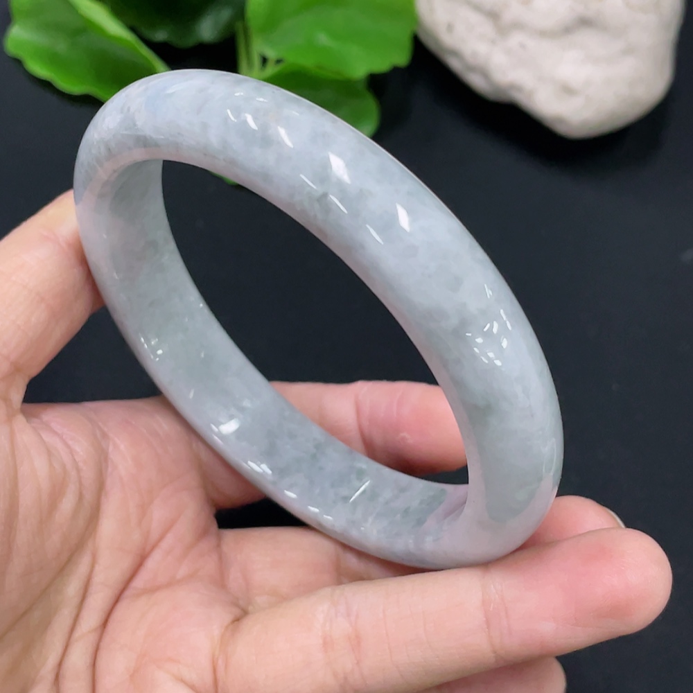 F32697073 Jadeite Round Bangle, 58.8 Loop Size, Total Weight Approx. 56.01g