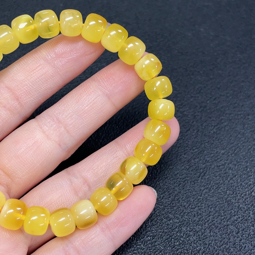 C28223215 Amber Beeswax Bracelet, Total Weight Approx. 9.80g, Size About 8.3mm