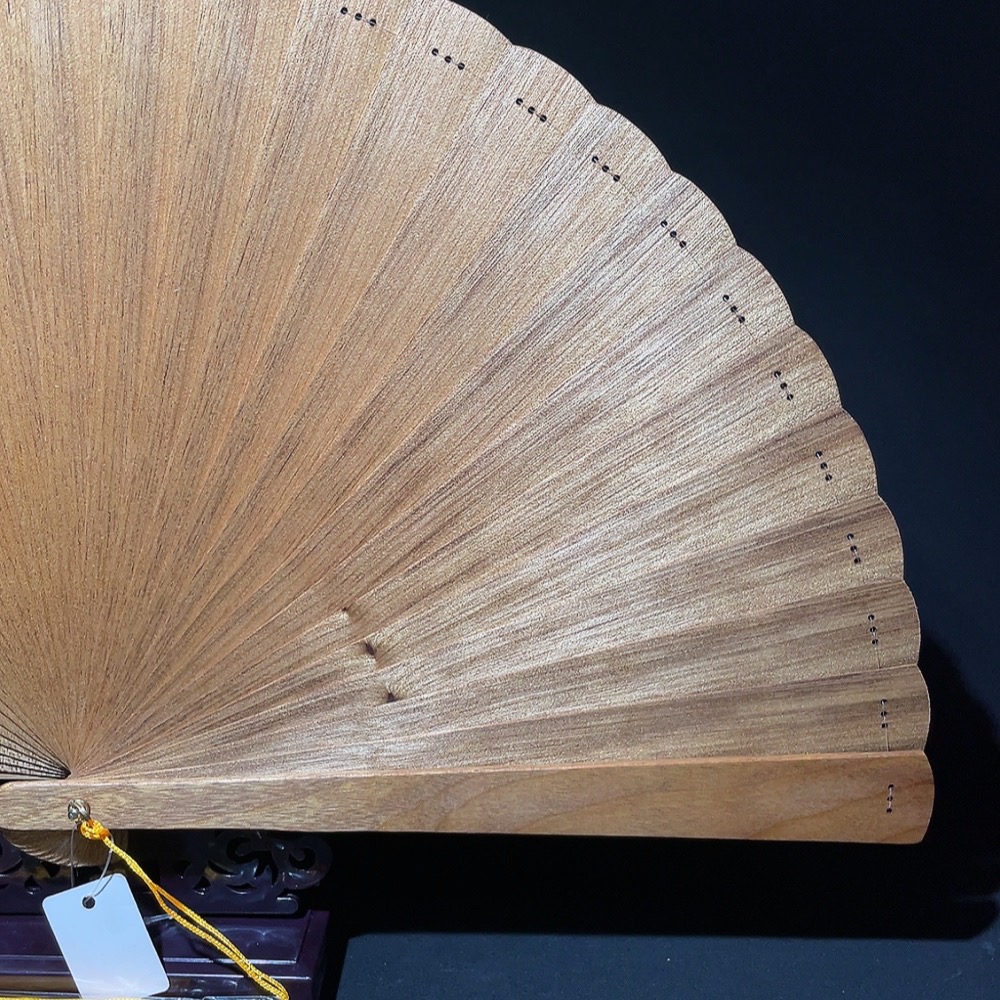 W31608608 Golden Silk Nanmu Fan