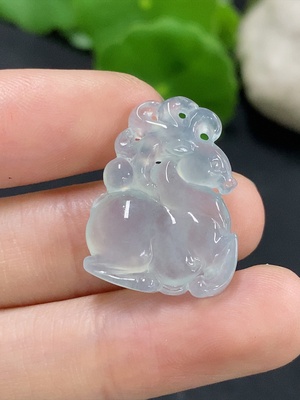 F46549118 翡翠挂件          货品总重约3.7g